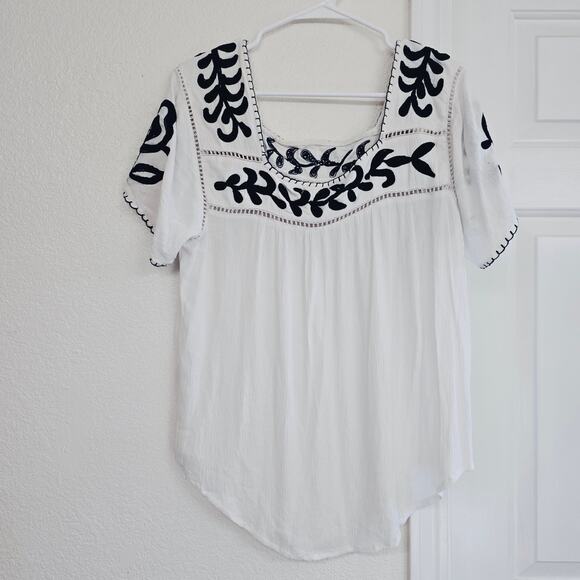 Impressions White Blue Embroidered Boho Short Sleeve Cotton Blend Blouse Size L - Picture 1 of 9